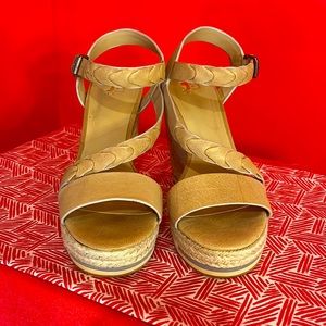 Platform sandals Size 7